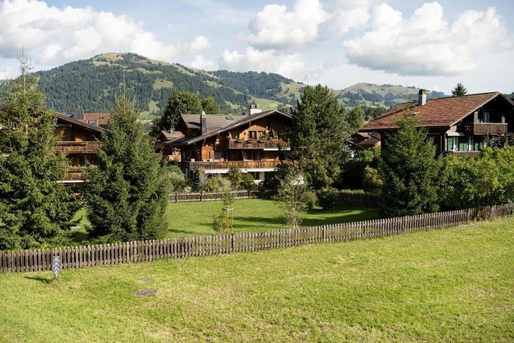 Charming Alpine Apartment Ґштад Екстер'єр фото