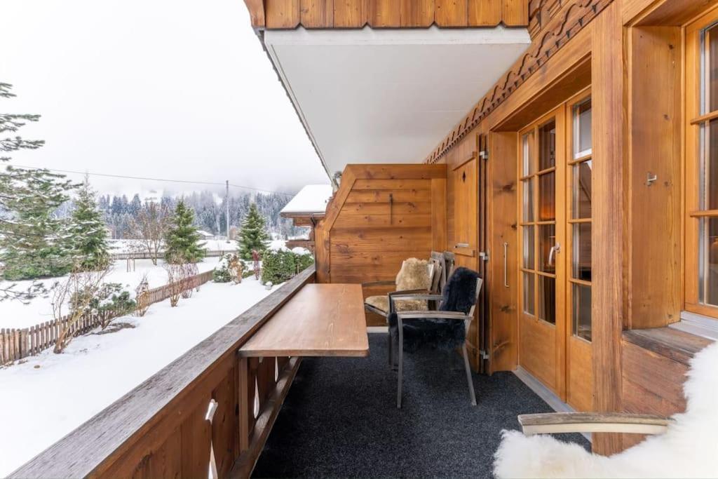 Charming Alpine Apartment Ґштад Екстер'єр фото